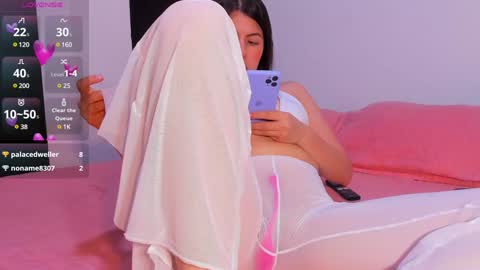 Snapshot of adela_parker chatting on January 21, 7:50 pm Adela Parker  online show from January 21, 7:50 pm