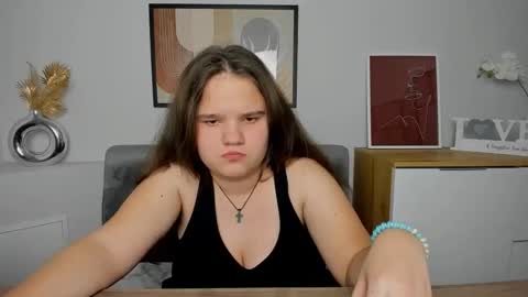 adelecruzz online show from March 1, 4:44 pm