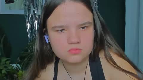 adelecruzz online show from March 17, 1:16 pm