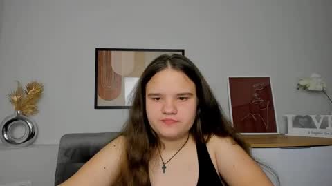 adelecruzz online show from March 1, 1:18 pm