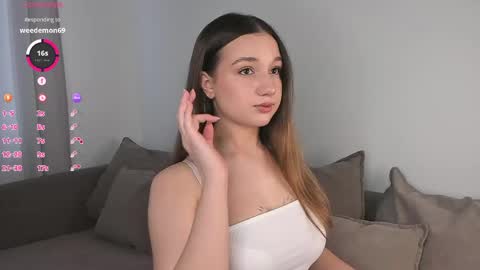 adelexx_zll online show from April 18, 4:14 am