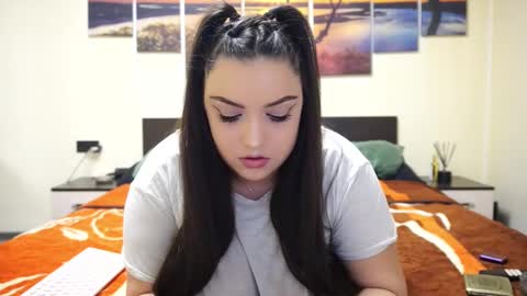 Adellineee online show from February 20, 10:37 pm