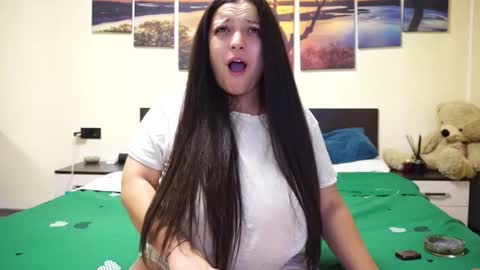 Adellineee online show from October 29, 10:10 pm