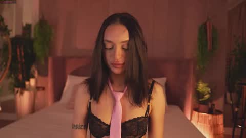 adoracortes online show from November 18, 5:10 am