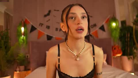 adoracortes online show from October 28, 5:08 am