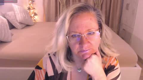 Snapshot of adrena_ chatting on January 12, 2:52 pm Cryna online show from January 12, 2:52 pm