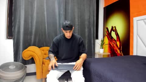   online show from November 17, 5:48 pm