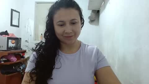 Snapshot of adrianatellez chatting on October 20, 1:27 pm Adriana Tellez online show from October 20, 1:27 pm