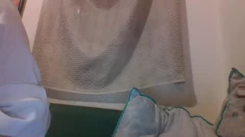 adrodiarellano online show from November 16, 2:24 am