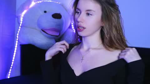 Aelia online show from April 10, 5:28 pm