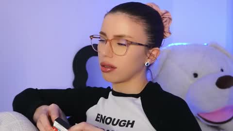 Aelia online show from February 25, 6:44 pm