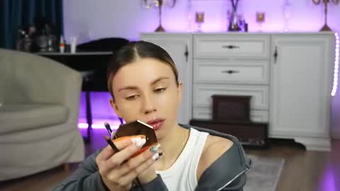 Aelia online show from January 15, 6:00 am