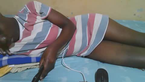 Snapshot of african_pussy2 chatting on October 22, 8:39 am african_pussy2 online show from October 22, 8:39 am