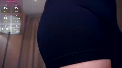 Lana  1800 - 0330 UTC   Mia 0700- 1630 UTC online show from October 21, 6:51 am