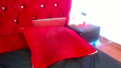 Snapshot of agatha_prime chatting on February 6, 12:54 am CAROLINA online show from February 6, 12:54 am