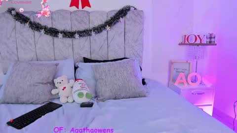 Agatha Owens online show from November 21, 2:31 am