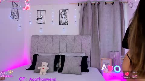 Agatha Owens online show from April 5, 10:40 pm