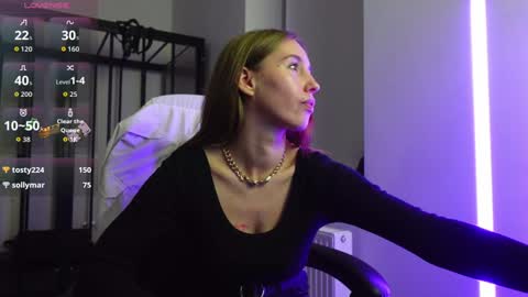 Agelina Lilly Laura online show from November 22, 7:34 pm