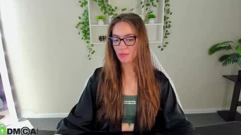 agnes wells online show from November 6, 9:23 am