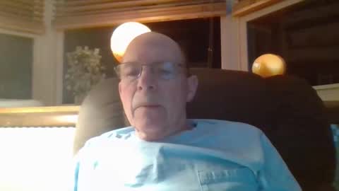 aguynrkfrd online show from April 10, 9:25 am