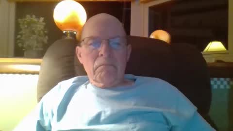 aguynrkfrd online show from April 3, 9:05 am