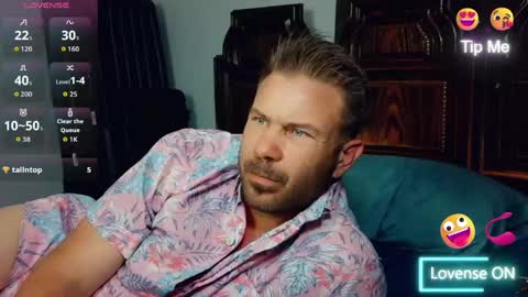 Blue Eyed Handsome Man online show from April 24, 11:18 pm