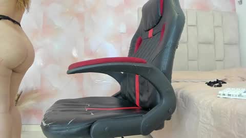 karoline  online show from March 5, 6:45 pm