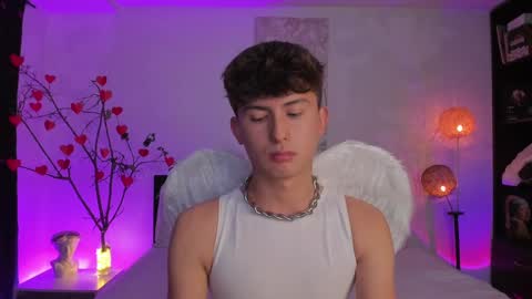 A H  online show from February 15, 3:09 am