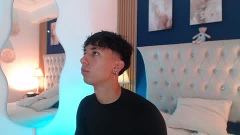 Aiden online show from April 9, 1:06 pm