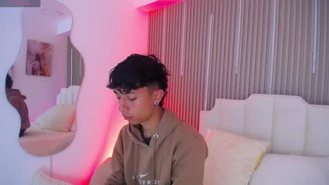 Aiden online show from March 24, 12:44 pm