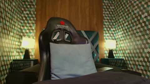 aiden_royce online show from November 15, 6:48 am