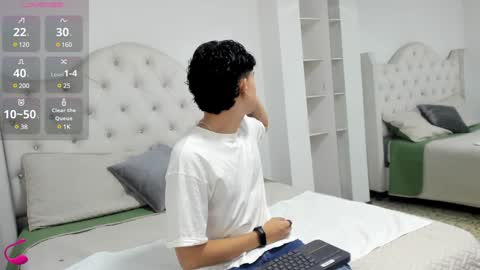 Snapshot of aiiden_15 chatting on February 3, 12:03 pm Aiden online show from February 3, 12:03 pm