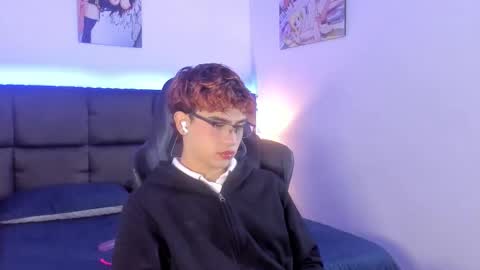 Snapshot of aiiden_15 chatting on October 14, 12:08 pm Aiden online show from October 14, 12:08 pm