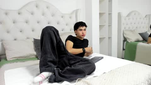 Snapshot of aiiden_15 chatting on February 4, 12:00 pm Aiden online show from February 4, 12:00 pm