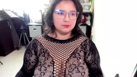 Catalina online show from November 10, 3:04 pm