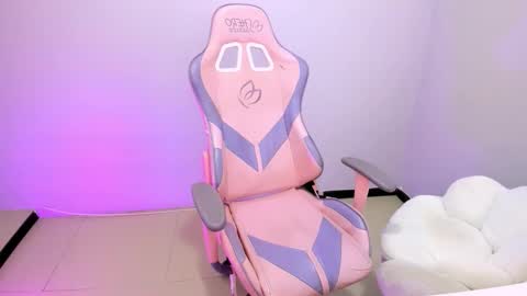 Ailee Hyuga online show from October 31, 3:45 pm