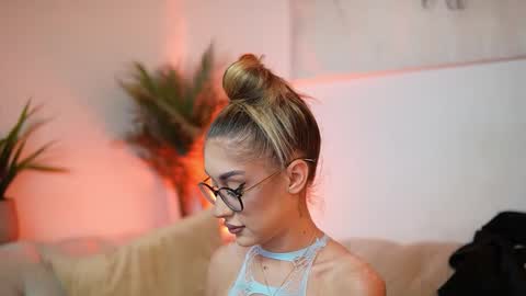  Aileen  online show from October 28, 7:37 pm