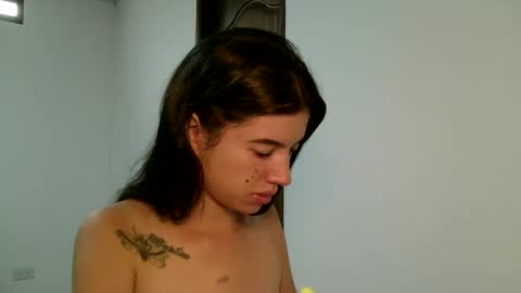 J  online show from September 26, 4:37 pm