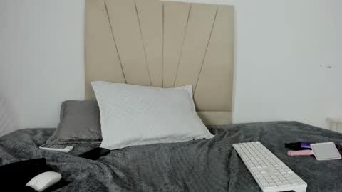 Ainoa  online show from November 8, 9:07 pm