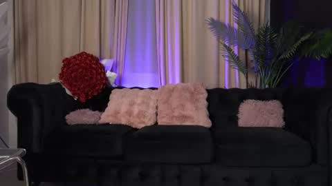 Snapshot of aisha_del_rey chatting on September 18, 6:45 pm AishaDelRey online show from September 18, 6:45 pm
