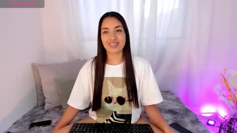 Aisha online show from October 4, 6:17 pm