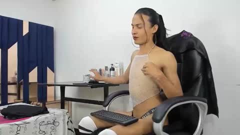 aisha_hotts777 online show from October 6, 3:13 am