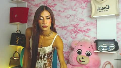 aisha salome holguin online show from March 27, 10:55 pm