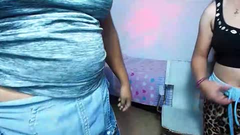 aisha_stacey0410 online show from February 13, 7:50 pm