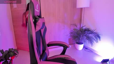 Aisha online show from January 30, 6:21 pm