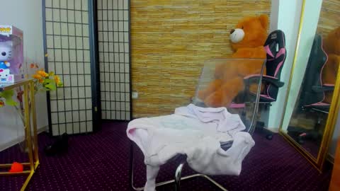 Aisha online show from December 20, 8:10 am