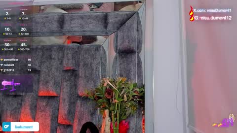 Queen Dumont   online show from December 27, 2:14 am