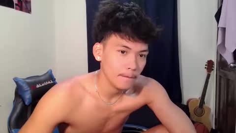 aj_daksxx online show from May 7, 7:15 am