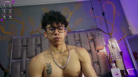 akazaboy online show from February 21, 5:35 am