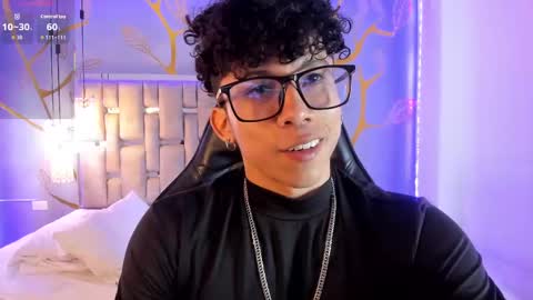 akazaboy online show from September 17, 9:29 pm